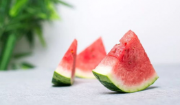 西瓜落地什么意思娱乐圈吃瓜,从西瓜落地看“吃瓜”文化盛行